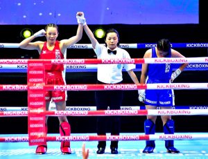 Đinh Thị Hoa thắng knock-out chưa đầy 1 phút, kickboxing Việt Nam giành 6 huy chương vàng châu Á - Ảnh 1.